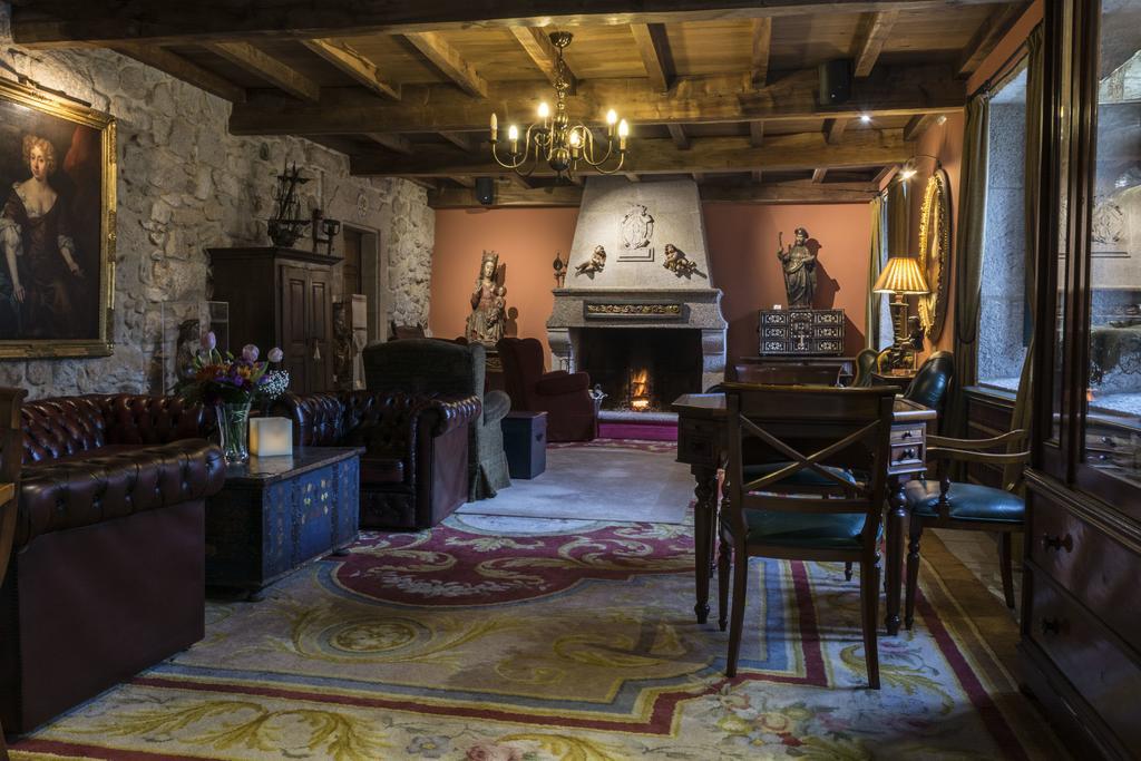 Hotel Monumento Convento De San Benito A Guarda Eksteriør billede